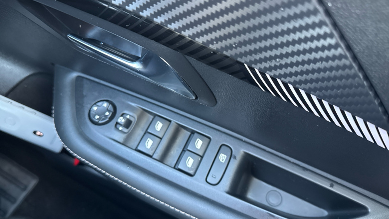 Peugeot 208 1.2 PureTech 100 Allure 5dr Petrol Hatchback